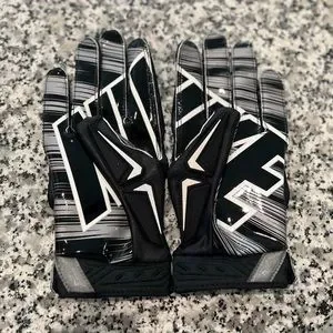 NIKE“SUPERBAD 3.0“ブラック Mサイズ NIKE SUPERBAD 3.0 ADULT 2XL PADDED FOOTBALL GLOVES, NFL